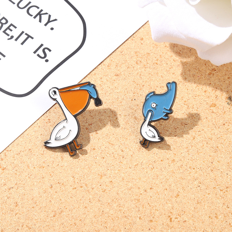 Creative Cartoon Color Long Beak Bird Alloy Paint Anti-lighting Pin display picture 4