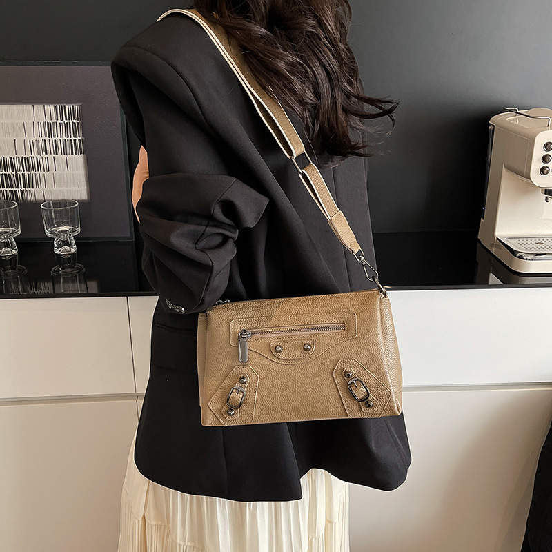 Top Grain Cowhide Leather Shoulder Bag For Women - Biker Style Fashion Simple Crossbody Square Bag With Multiple Compartments - Thumbnail 4