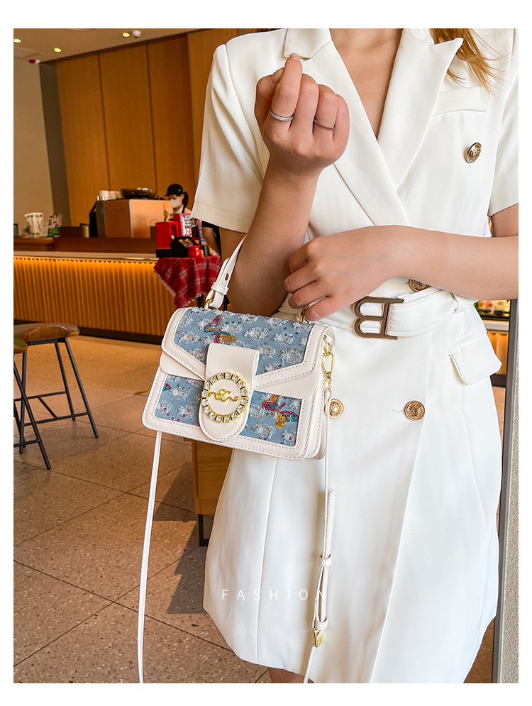Women's Small Square Shoulder Crossbody Bag With Diamond Accents_voghion.com