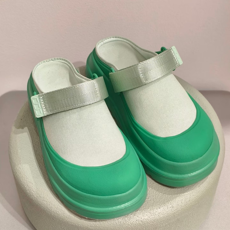 2026 Spring/Summer Women's Comfortable Height-Increasing Gold Croc Slippers Fashionable Colorful Breathable Comfortable Two-Way Wear Sandals