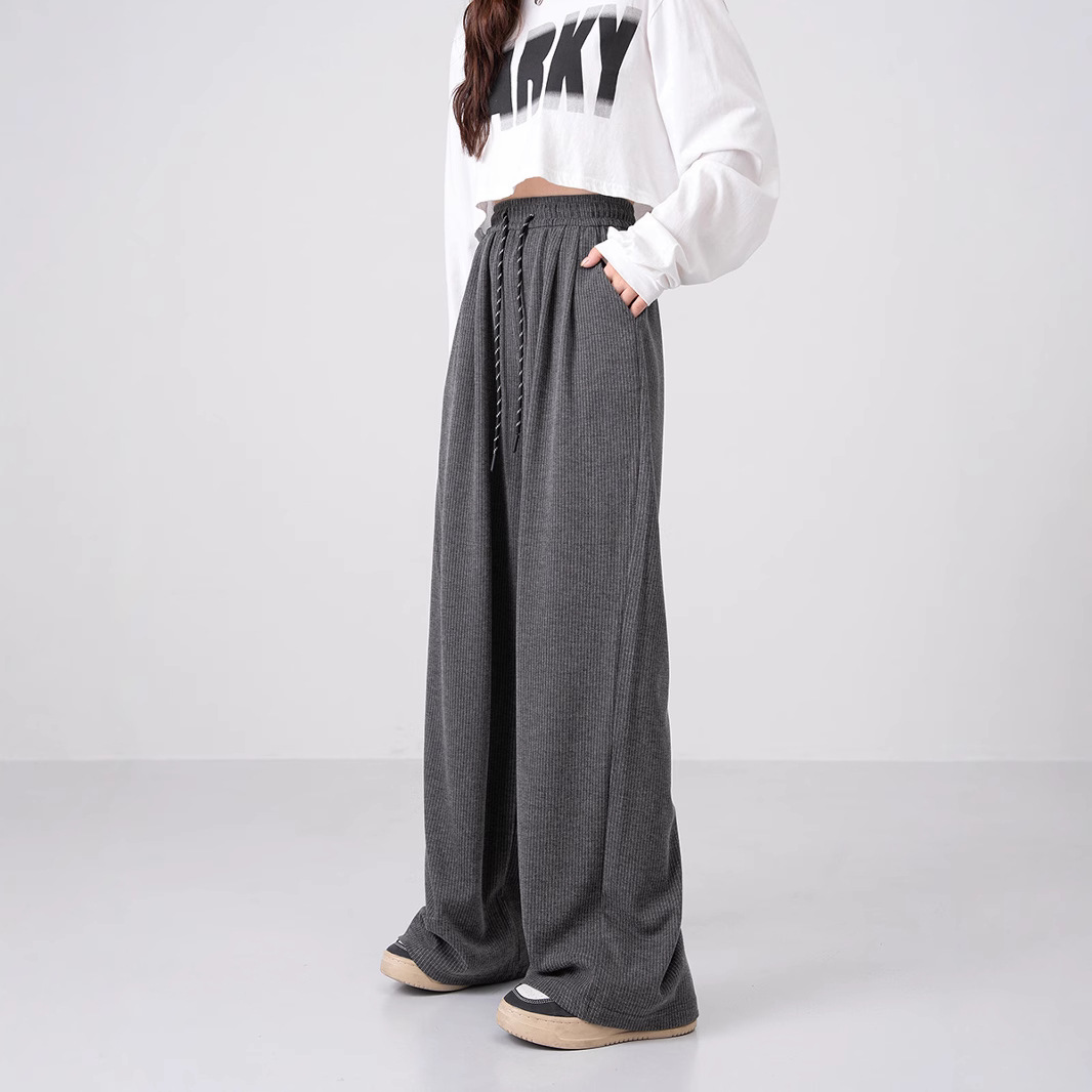 Retro sports trousers for leisure