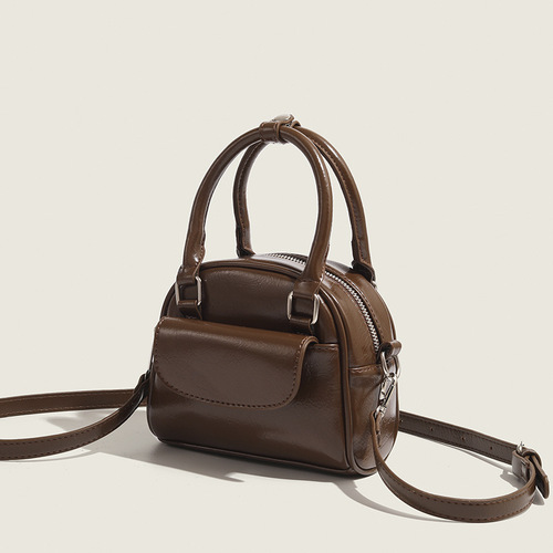 Korean niche design handbag 2025 new trendy commuting tote bag retro fashionable shell crossbody bag for women