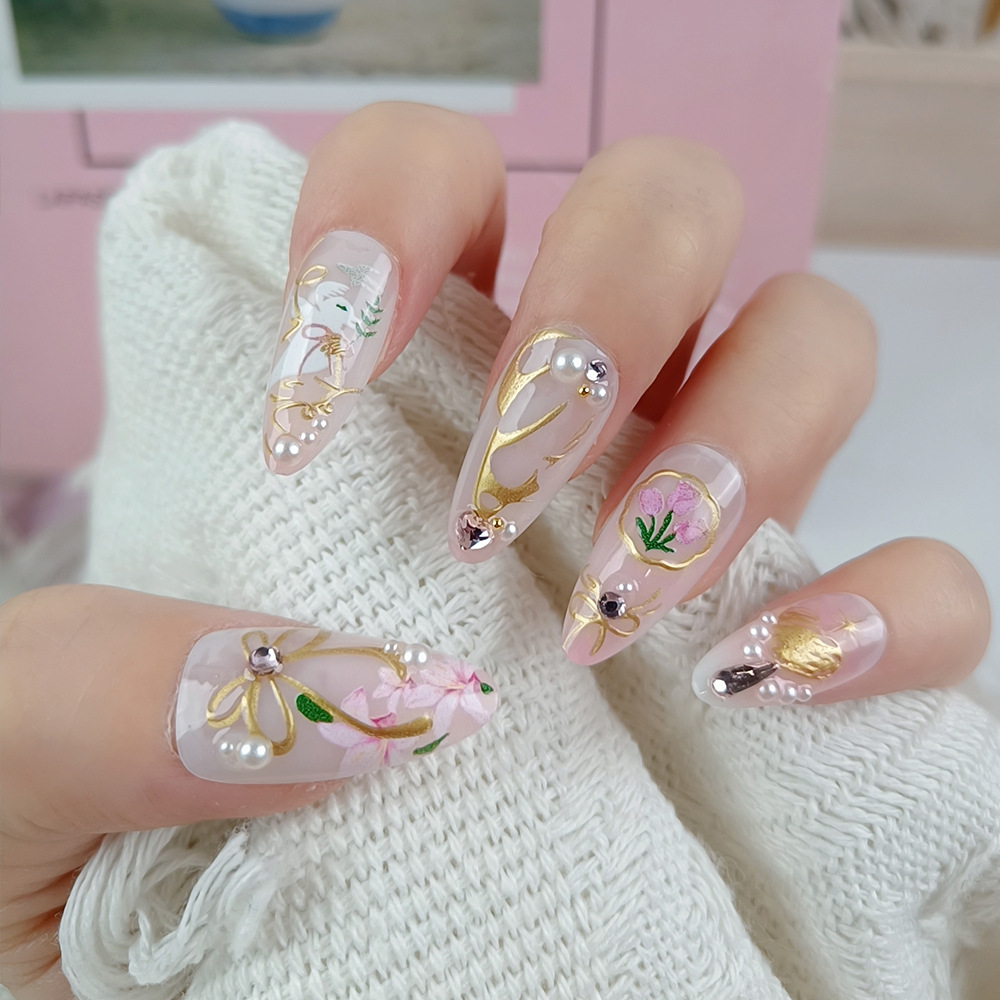 3D estereoscópico diamante de oro amor ornamentado uñas rosa transfronterizas arco de uñas 10 piezas parches de uñas de código dividido