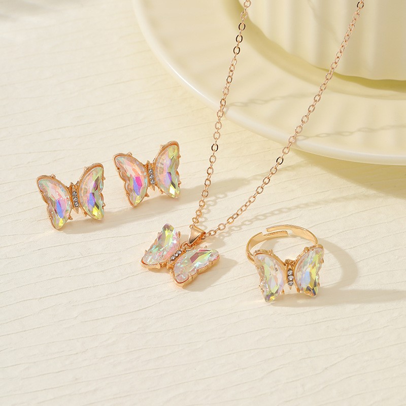 Ventas transfronterizas calientes coloridas 3 piezas de aretes collar anillo de moda europea y americana mariposa elegante collar de diamantes para mujeres