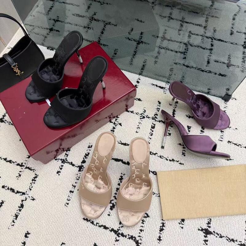 High-end 2026 new summer collection: round-toe, open-heel satin sandals with rhinestone embellishments, fashionable and versatile, featuring a thin heel and high heel design
