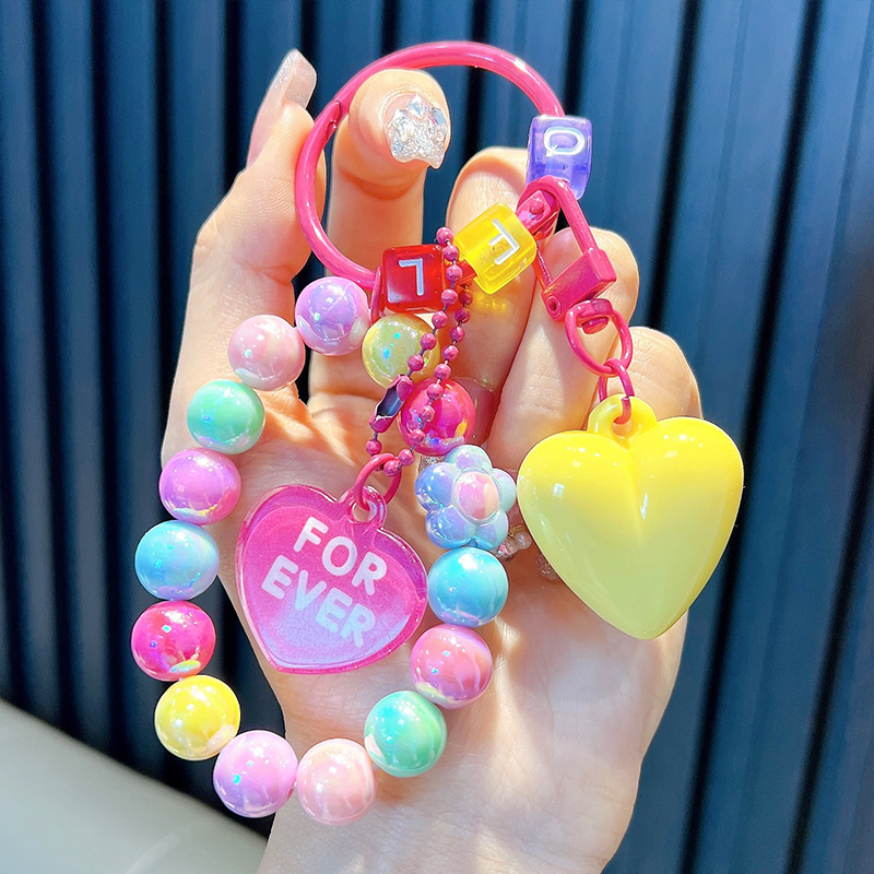 Cuentas de asiento osos colgantes de llaves de bolsos acrílicos exquisitos colgantes de llaves de automóvil colgantes pequeños regalos al por mayor