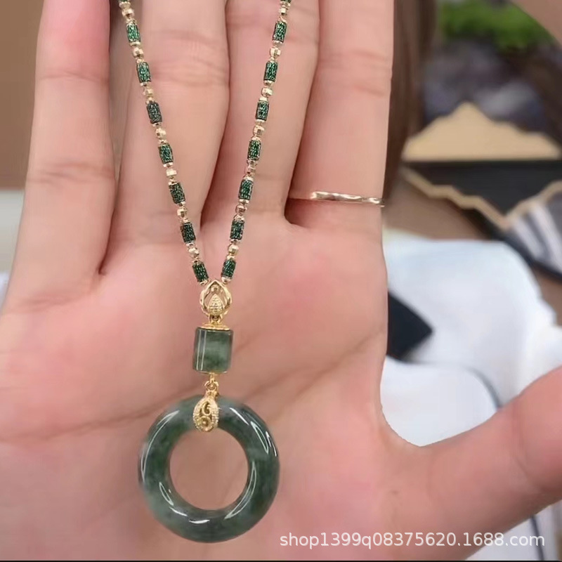 Nueva suerte flor colgante imitación de las mujeres Hetian Jade manzana verde ópalo incrustaciones COLLAR COLGANTE de alto grado diseño
