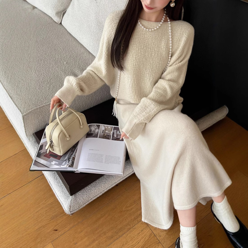 優しい風の怠惰なニットスーツ女性秋の新しい女装ゆるい長袖上着a字スカート2点セット|undefined