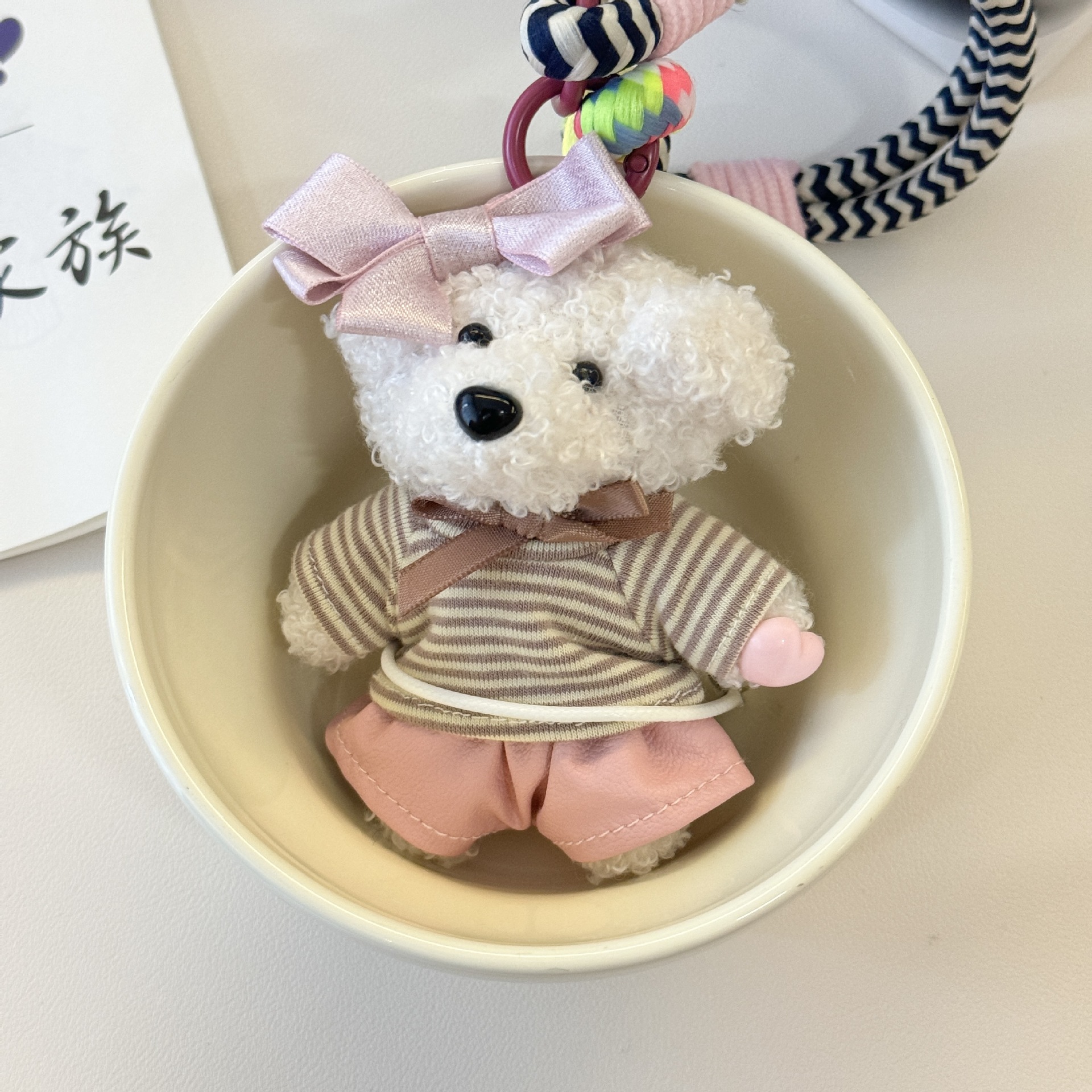 갈색 격자 무늬 반팔 개