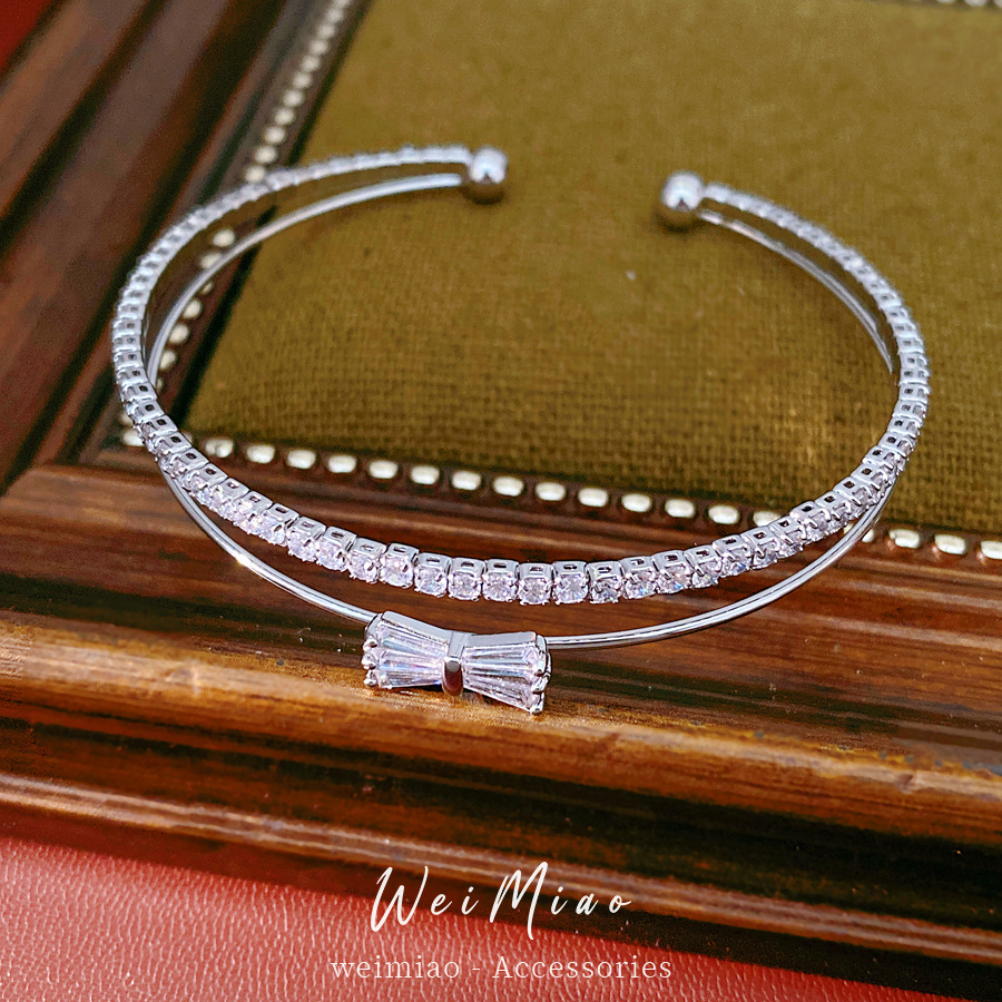 Doble arco de zircon brazalete abierto de moda diaria pulsera versátil ligera de lujo nicho alta sensación de joyas al por mayor