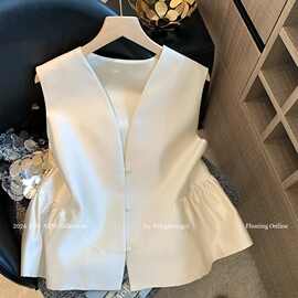 法式珠光v领荷叶边无袖马甲女2026春夏新款温柔气质减龄背心上衣