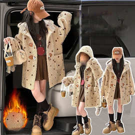 女童仿羊羔毛皮草外套中长款连帽羊角扣圆点毛绒绣花加厚