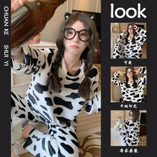 ins�ɐ�ɺ���q˯��Ů�ڰ���ţ�����W����Ů�Ӽ����e�A�I��ů���b