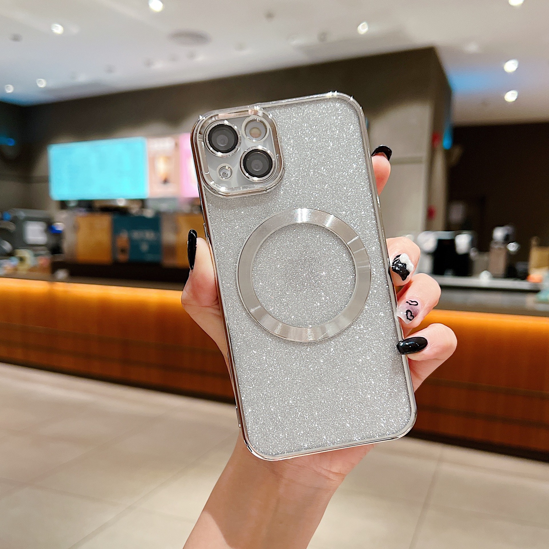 TechGlobe TechGlobe Custodia morbida glitterata con ricarica wireless magnetica per iPhone 17 Pro Max 16_voghion.com