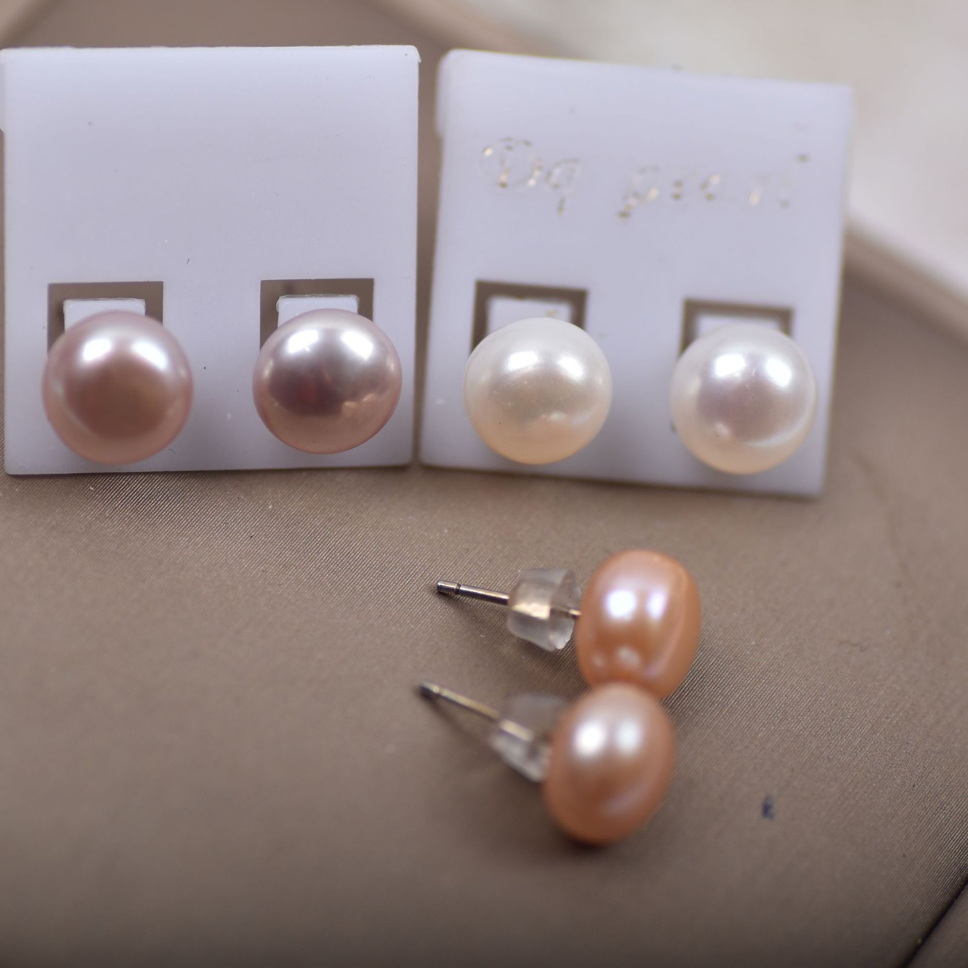 Solid Color Pattern Women'S Gender Simple Style Solid Color Freshwater Pearl Ear Studs 1 Pair