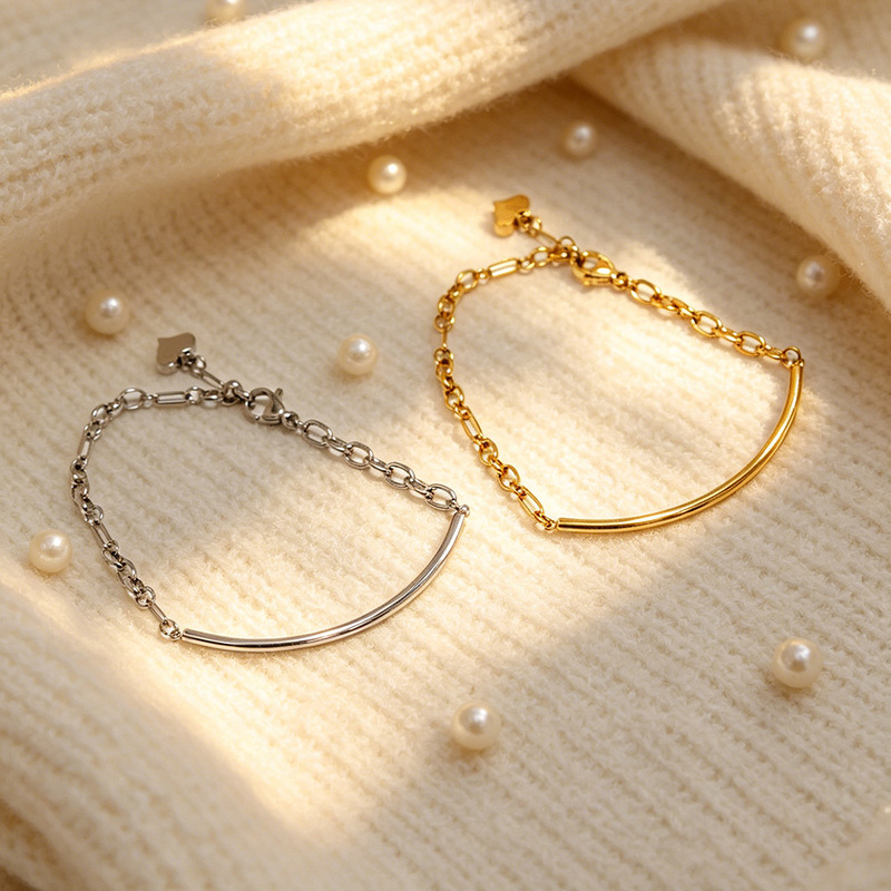 Korean and Japanese Style Light Luxury High-End Stainless Steel Titanium Steel Smile Cross Chain Spliced Heart Bracelet, Non-Fading, Suitable for Bathing, for Women Korean and Japanese Style Light Luxury High-End Stainless Steel Titanium Steel Smile Cross Chain Spliced Heart Bracelet, Non-Fading, Suitable for Bathing, for Women