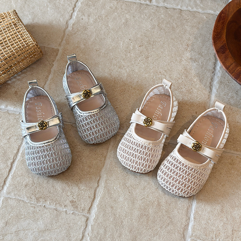 Niñas sandalias de tejido 2026 verano nuevo niño respirado hueco zapatos de estilo único respirado zapatos de moda con suela suave image 5