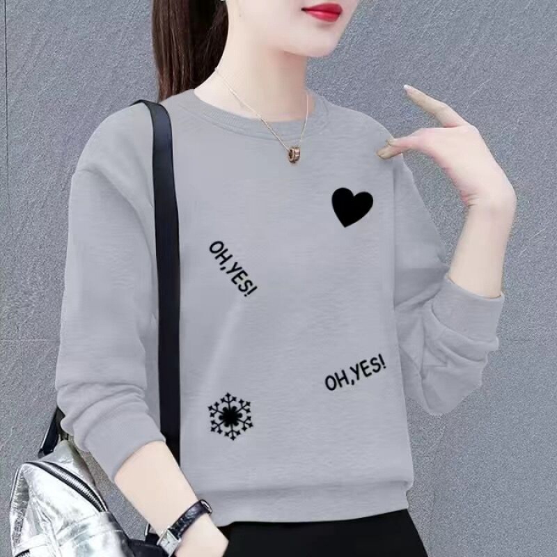 長袖のtシャツの女性の春秋の新型の大きいサイズの洋気のお母さんの服装はゆったりしています。