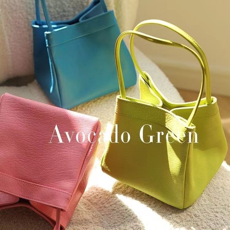 Fábrica al por mayor nuevo estilo coreano de la capa superior de la PU de cuero de mano que lleva pequeña bolsa cuadrada todo-fósforo cubo bolsa de nicho de moda portátil bolso de las mujeres