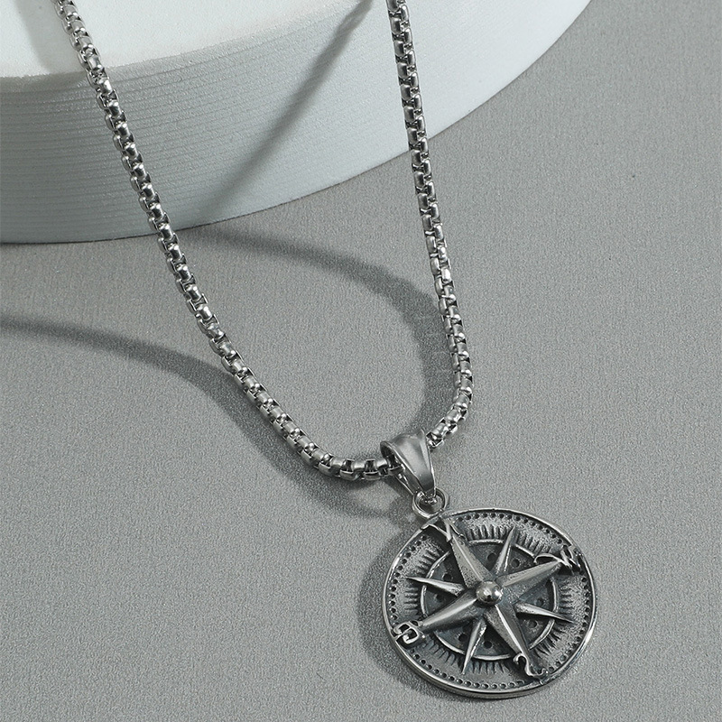 Nihaojewelry Retro Metal Eight-pointed Star Compass Pendant Necklace Wholesale Jewelry display picture 3