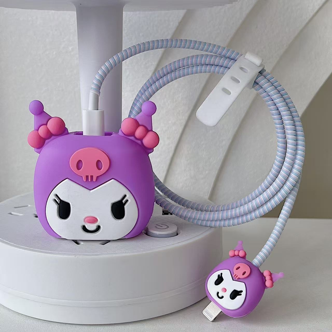 2023 nuevo cargador de dibujos animados cubierta protectora adecuada para Apple carga rápida cabeza 18/20W estándar europeo estándar americano aplicable