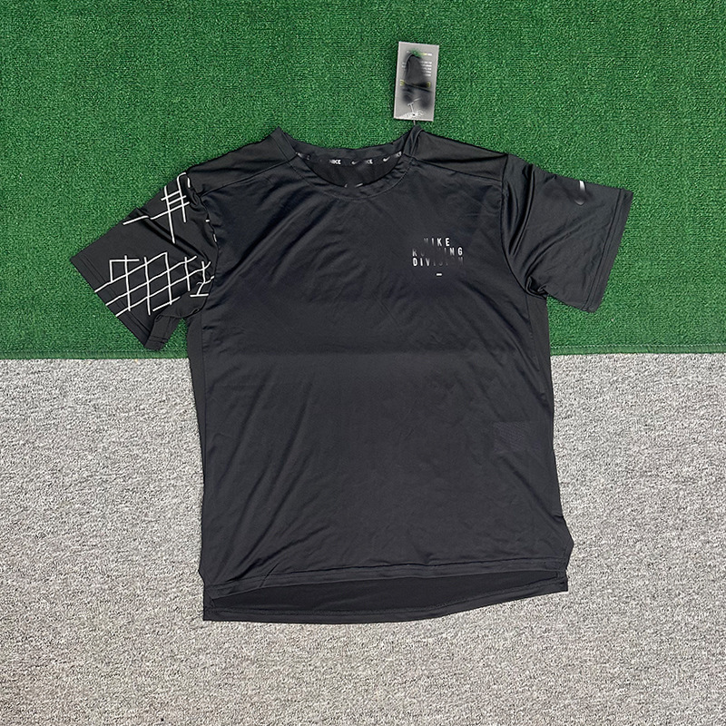 Spring and Autumn Sports Quick-Drying Short-Sleeved Men's Outdoor Running Fitness Training Mountaineering Breathable Elastic Short-Sleeved Shirt Pattern Spring and Autumn Sports Quick-Drying Short-Sleeved Men's Outdoor Running Fitness Training Mountaineering Breathable Elastic Short-Sleeved Shirt Pattern