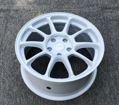Hub — Weijia - 17x8j-17inch-18inch-5-holes-white