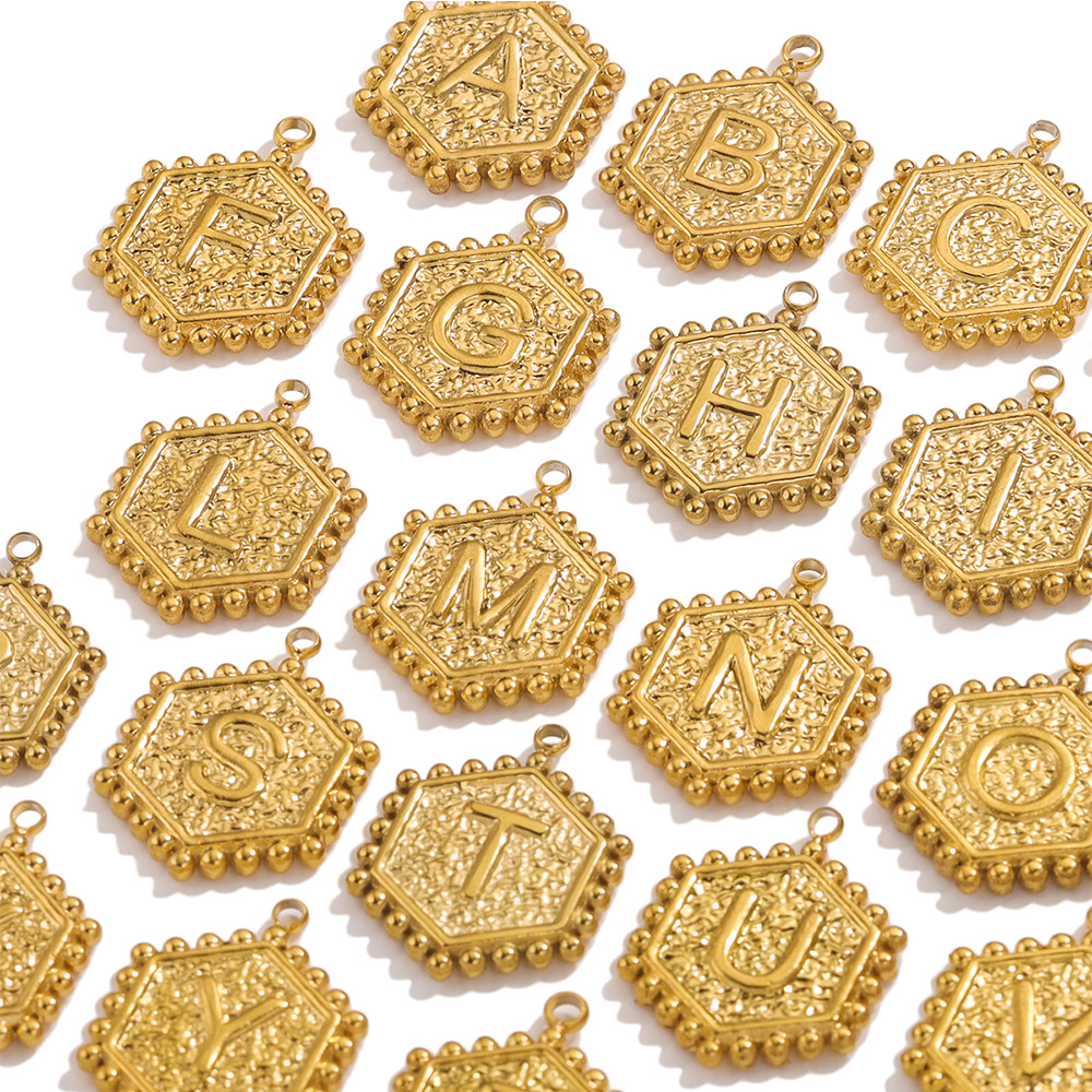 Colgante hexagonal de la letra del corazón del acero inoxidable A-Z colgante de la letra hexagonal DIY accesorios de la joyería colgante