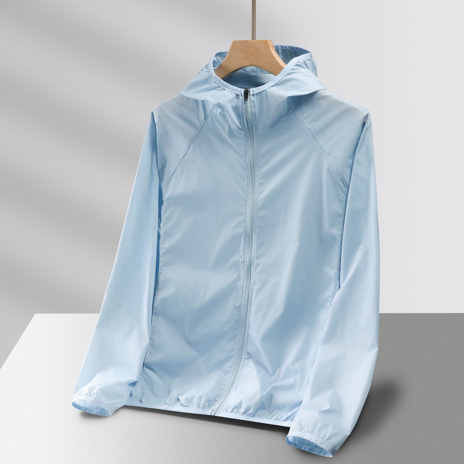 Color caramelo ropa de piel transpirable ultraligera al aire libre verano protección UV protección solar chaqueta superior hombres y mujeres personalizados