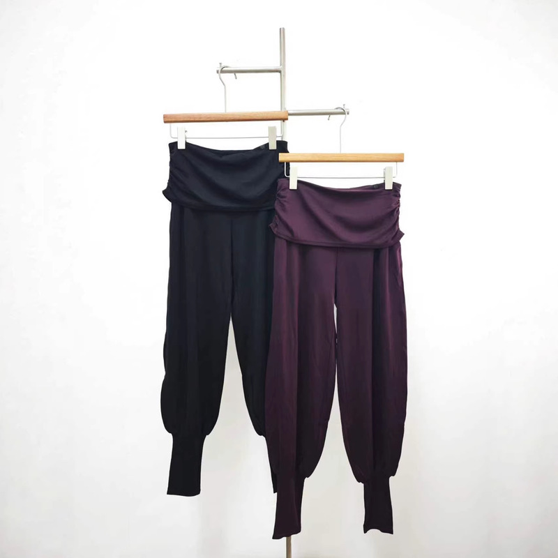 Niche Design, Stylish Light-Sporty Stacked Waist Stirrup Leggings in Black/Purple/Milk Blue Niche Design, Stylish Light-Sporty Stacked Waist Stirrup Leggings in Black/Purple/Milk Blue