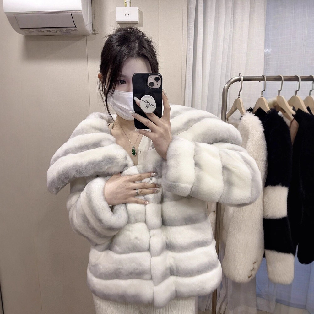 2025冬新款高级感“白富美”气质小姐姐白龙猫短款皮草毛毛外套女