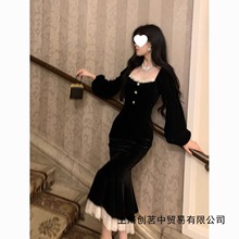 感丝绒显瘦长袖连衣裙秋冬款内搭美拉德打底小黑裙修身鱼尾裙