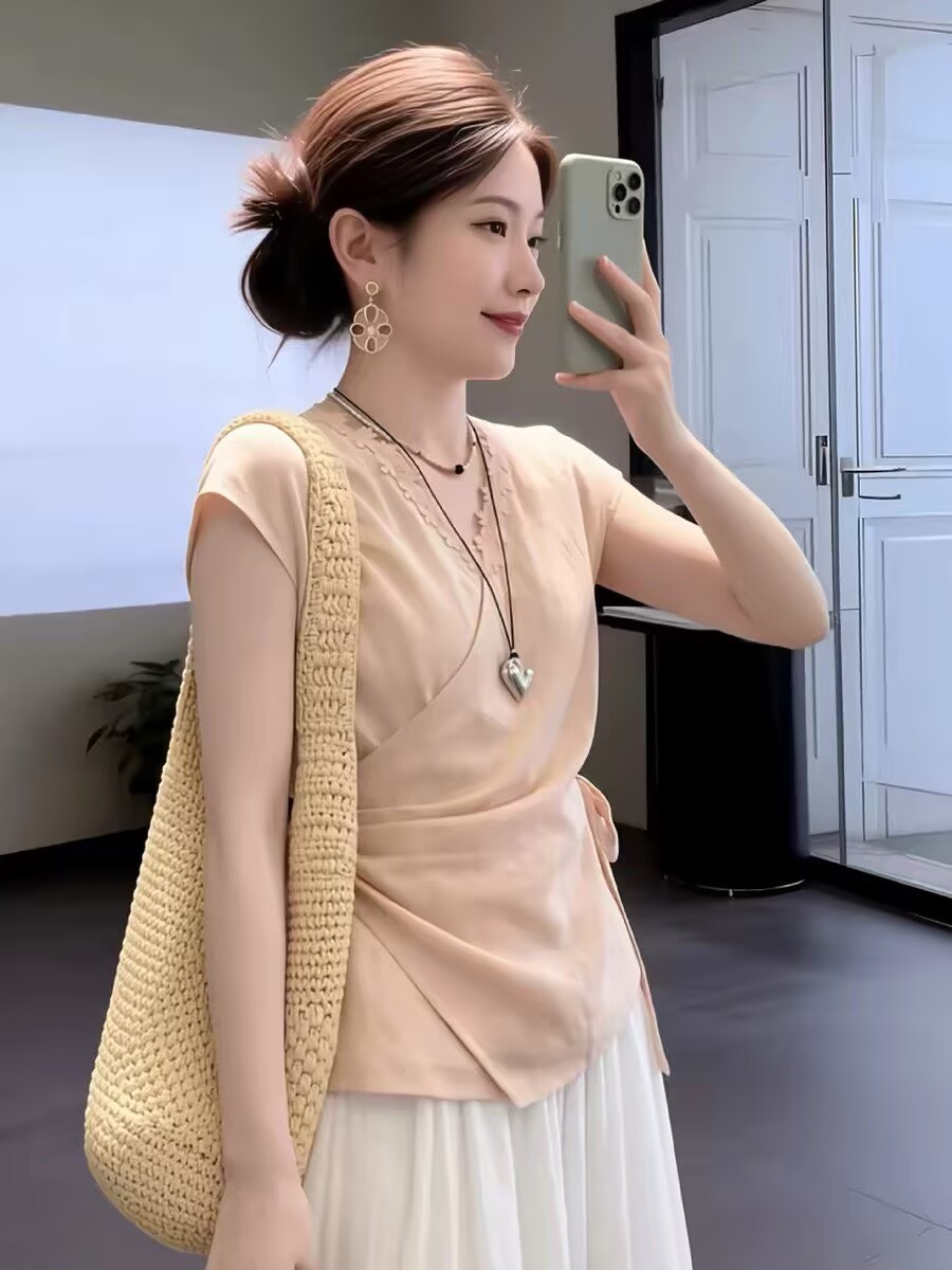Áo thun nữ tay ngắn phối ren thắt eo phong cách nhẹ nhàng — màu hồng