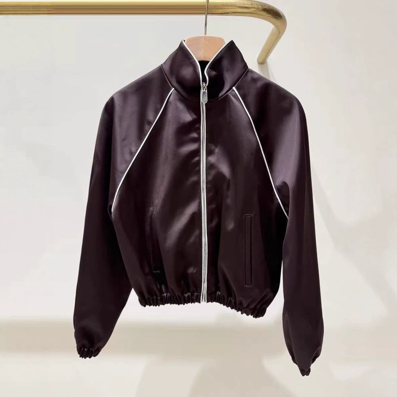 French-Style Niche 2026 Early Autumn Light Luxury Satin Jacket with Visible Stitching, Diagonal Pockets, Stand Collar, and Cinched Waist French-Style Niche 2026 Early Autumn Light Luxury Satin Jacket with Visible Stitching, Diagonal Pockets, Stand Collar, and Cinched Waist