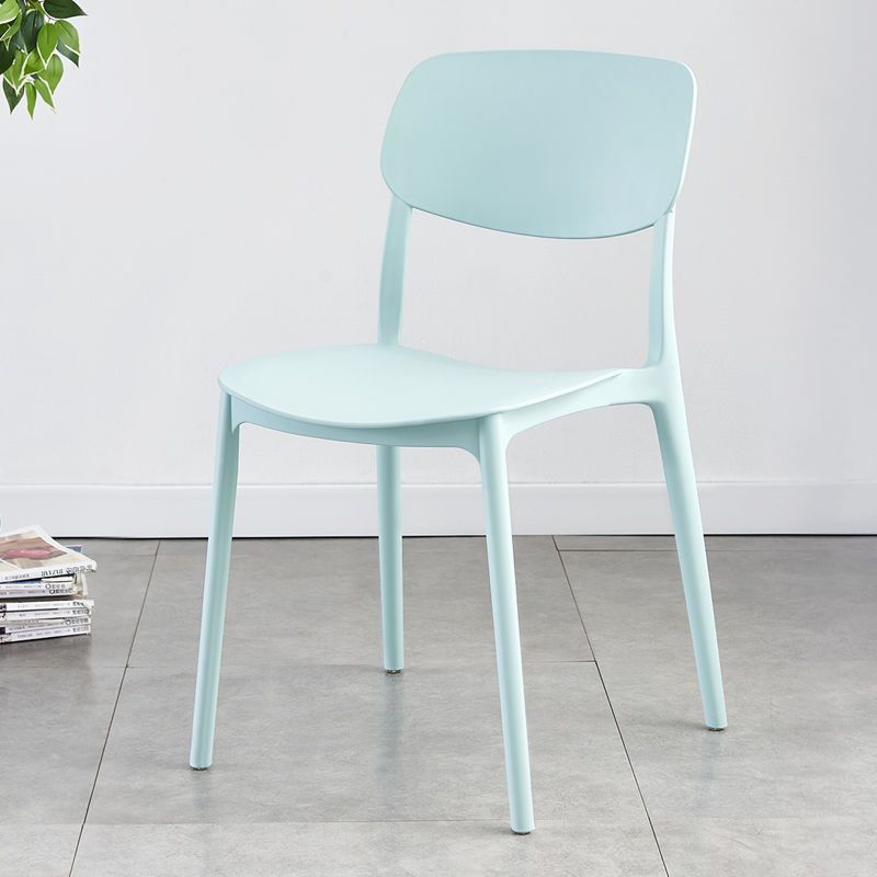Sillas de plástico apilables respaldadas sillas de mesa de comedor gruesas taburetes de escritorio caseros plegables sillas de comedor nórdicas simples