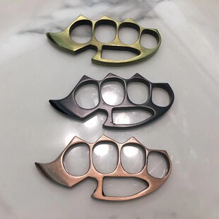 Tiger thickened beer bottle opener Tiger zinc alloy four-finger self-defense hand broken window glass fiber self-defense weapon