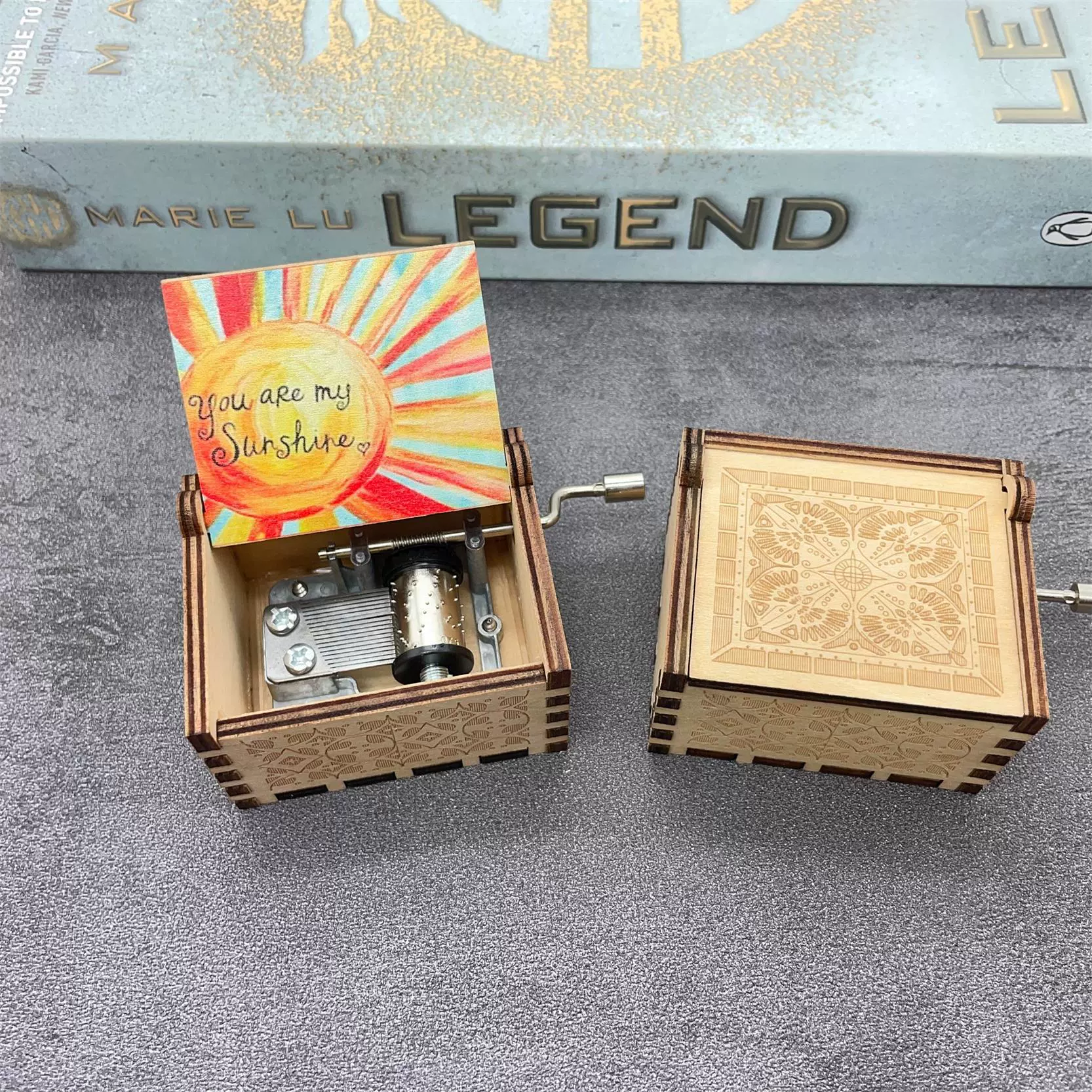木制音乐盒雕刻复古八音盒你是我的阳光手摇跨境彩绘送男女生礼物