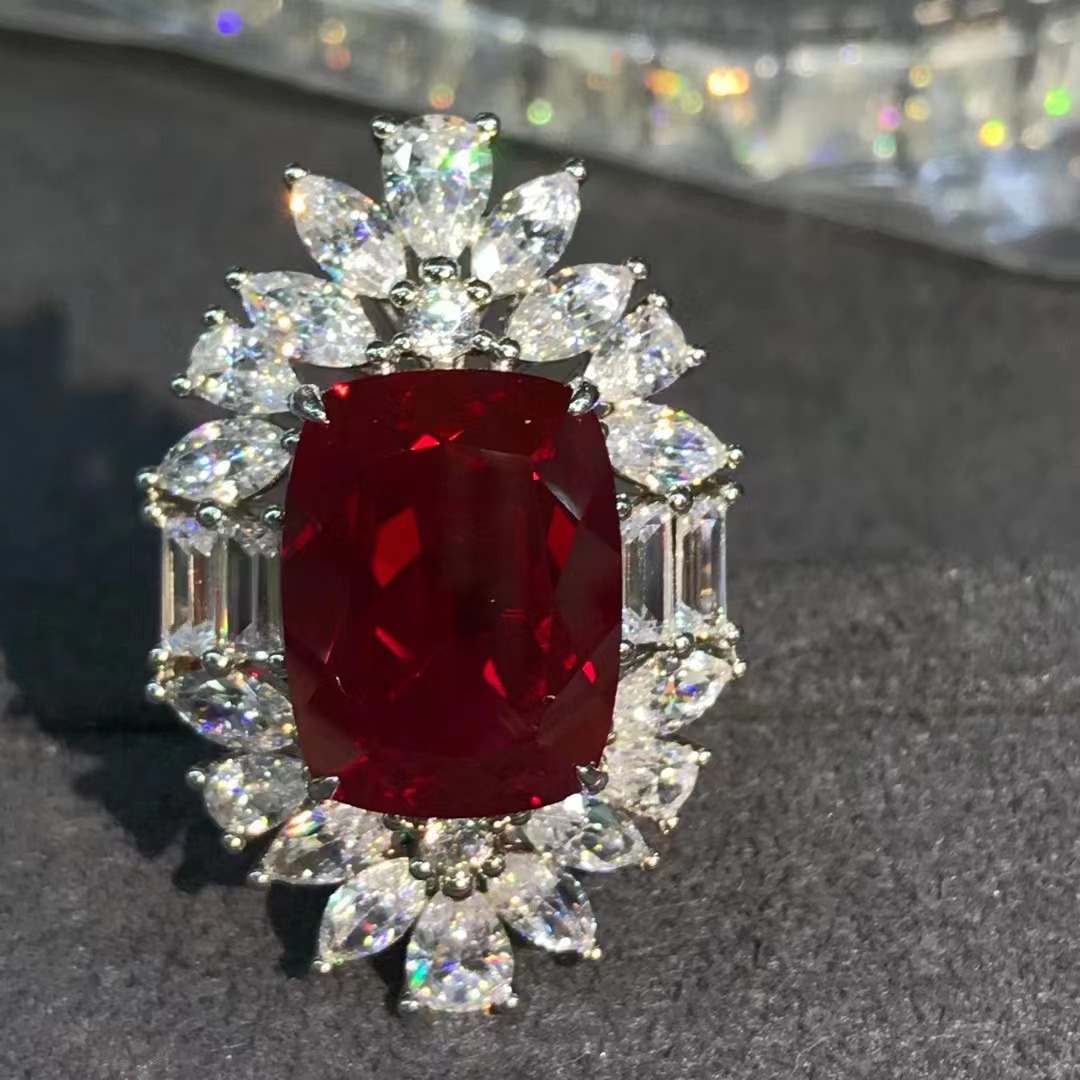 Anillo de plata de rubí sintético de alta calidad con incrustaciones de 10 quilates VVS nivel D color 3EX anillo de Esmeralda sintético