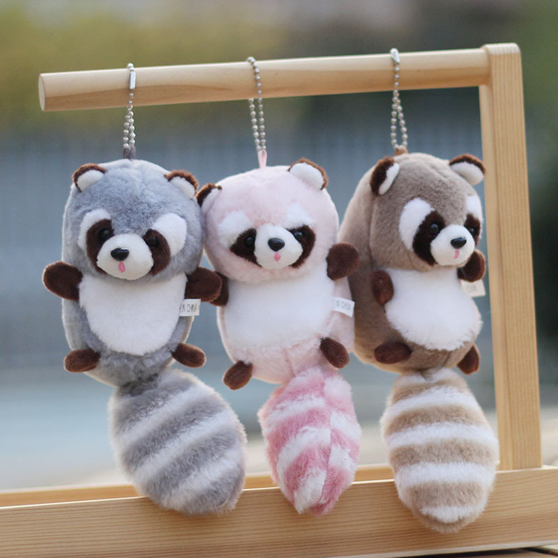Lindo pequeño mapache muñeco de peluche colgante creativo mochila escolar llavero colgante agarre muñeca máquina de garras lote