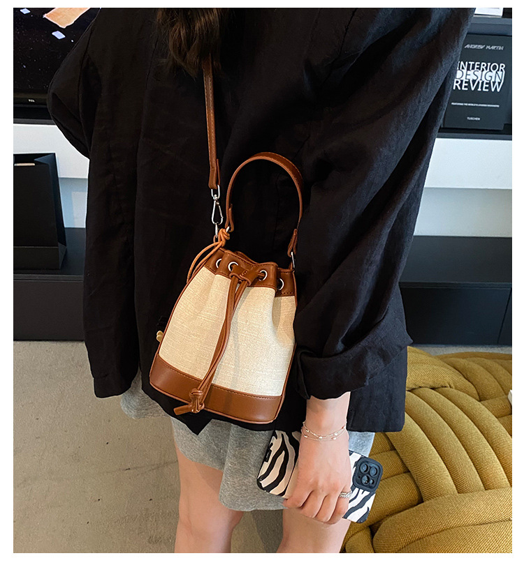 Spring and Summer fashion handbag for women, 2025 new style drawstring and stylish single-shoulder bag, Korean retro and trendy crossbody bucket bag full figure