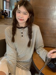 2025经典百搭圆领条纹长袖T恤女秋季设计感小众内搭打底衫上衣新