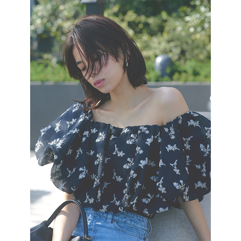 Cross border 2021S Show Embroidery Jacquard weave puff sleeve Leakage shoulder jacket Skirts suits 210407TZ