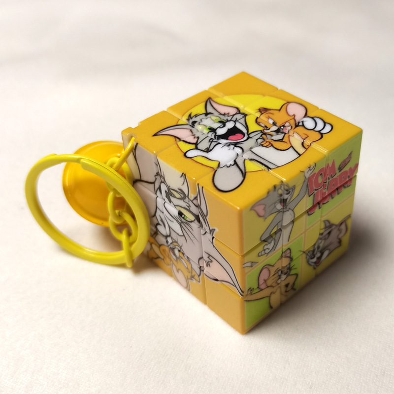 卵の子のパーティーの新型のミニの小さいルービックキューブのキーホルダーは義烏工場のメーカーの卸売りの子供機の子供を掛けます。
