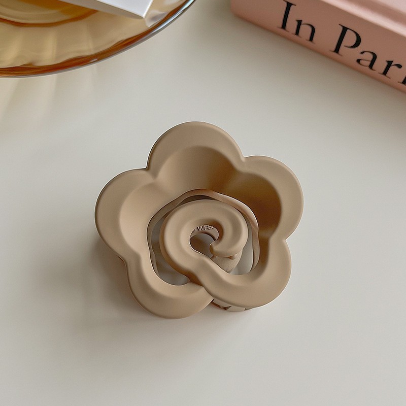 Clip de tiburón de gran tamaño elegante clip de pelo updo 2024 nuevo clip de celebridad de Internet tocado retro simple horquilla para mujeres