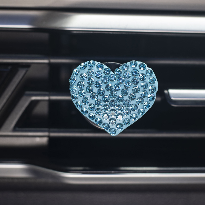 Love Beach Blue는 향기로운 정제를 얻습니다