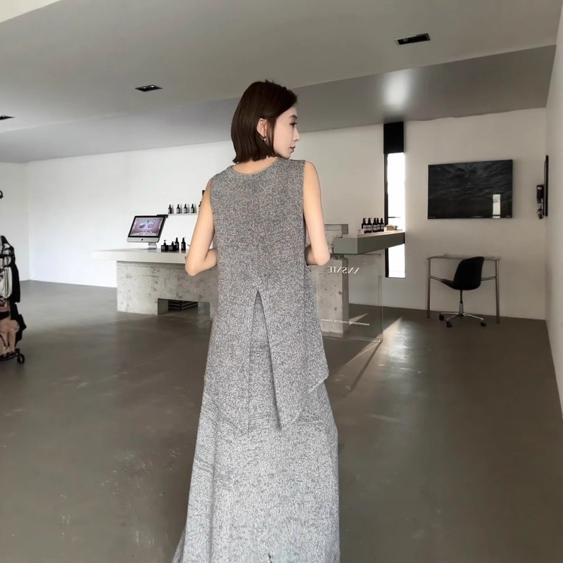 Korean Style Simple and High-End Casual Gray Suit for Women in Summer with Loose Design and Versatile Knitted Two-Piece Set