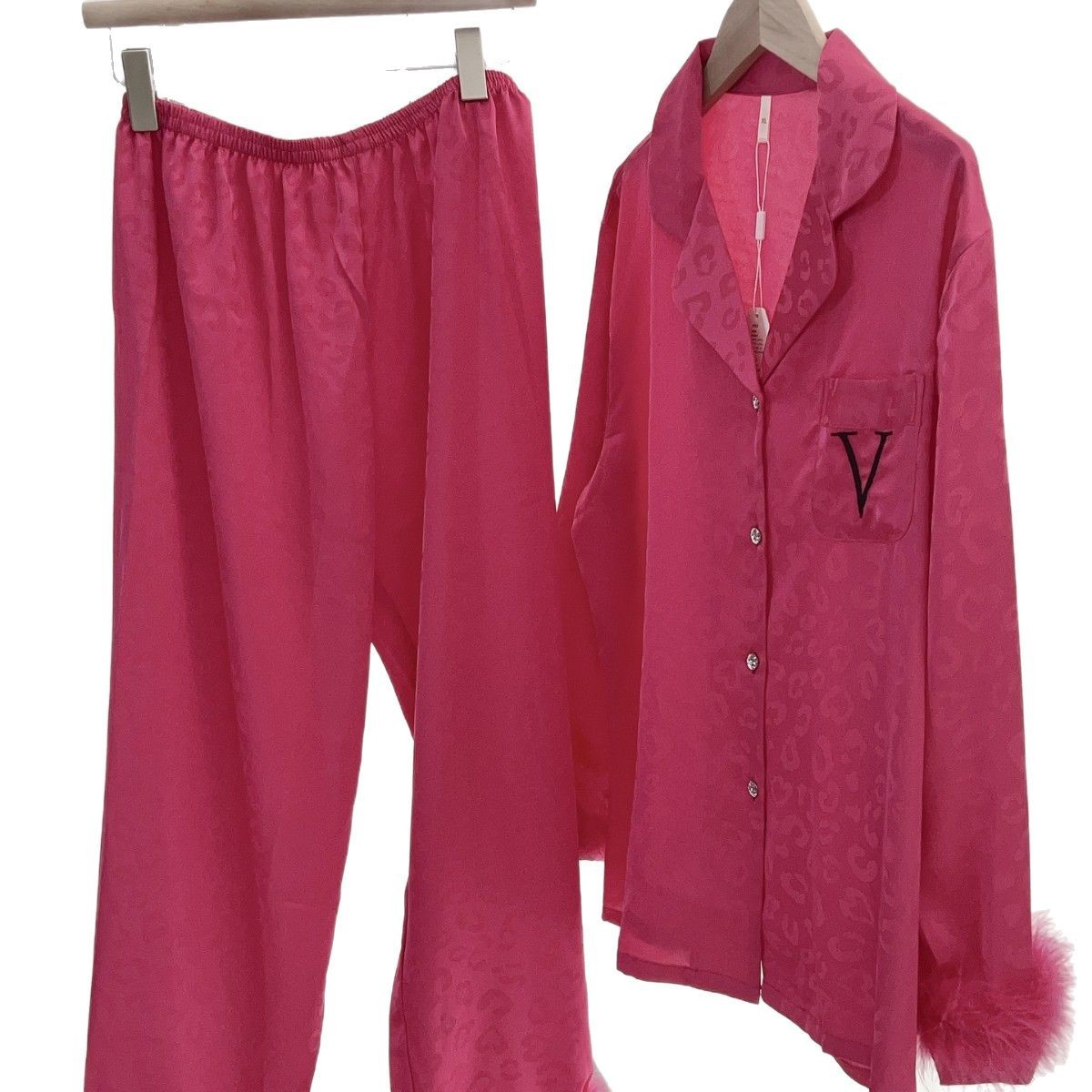 Embroidery Satin Sleepwear Set – Feather Design Long-Sleeve Loungewear (M-XL) – Elegant & Breathable For Home & Outings_voghion.com