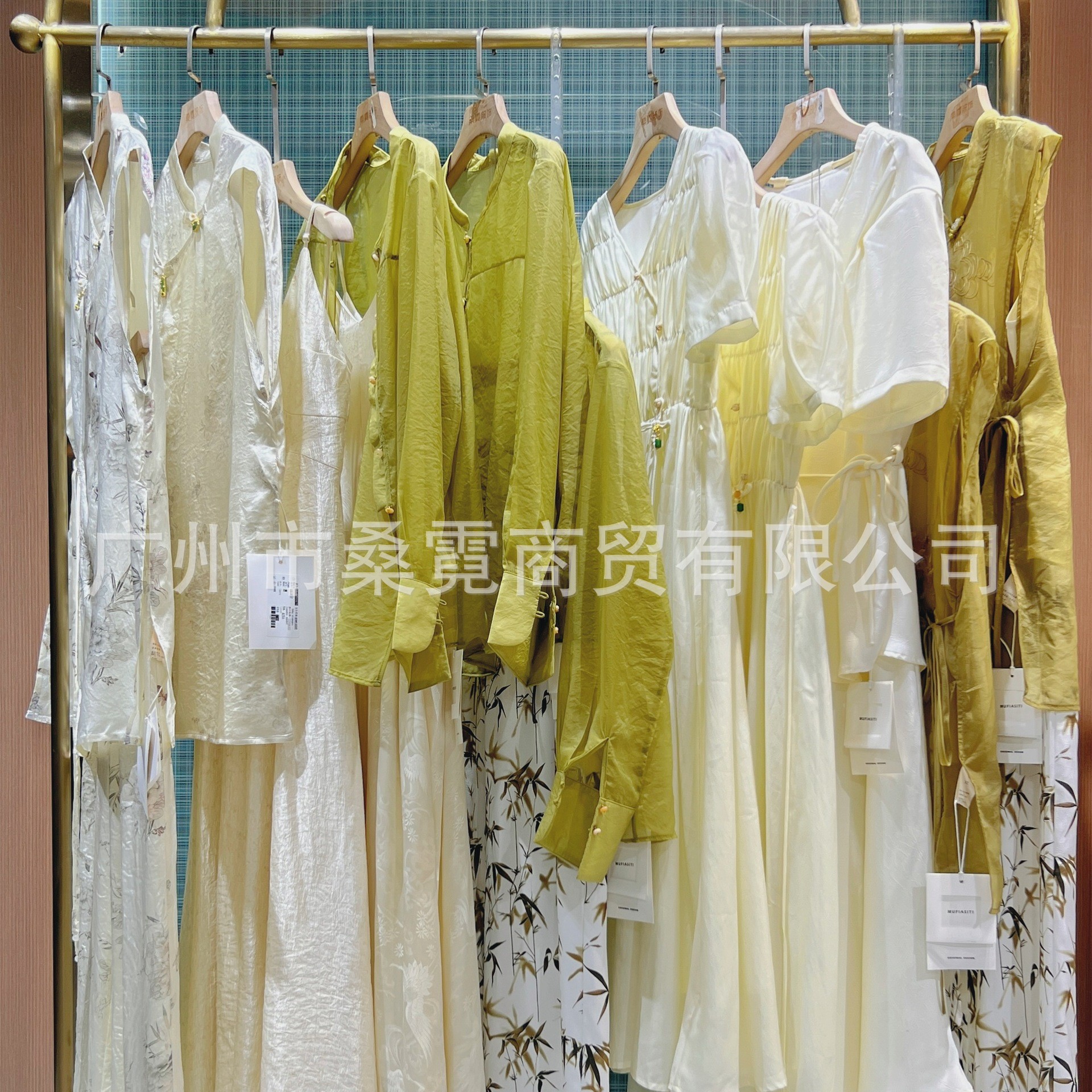 乔文娜尾/货折扣女装春夏批发轻奢品牌商场撤柜直播爆款货源走份