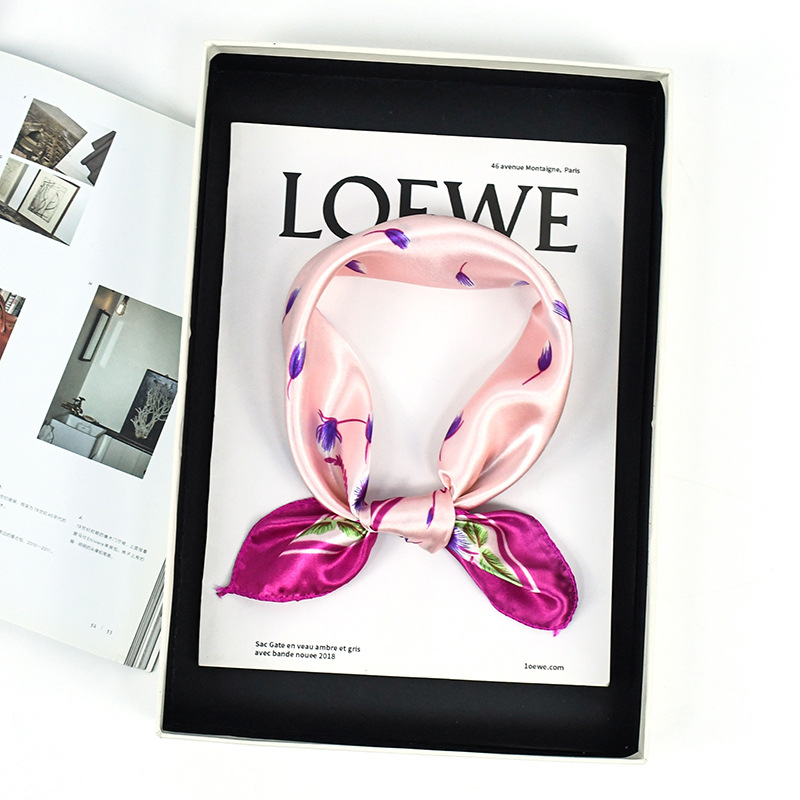 Alta sensación de primavera impresa pañuelo 50 color cuello de cor corta pañuelo cuadrado de color flor francesa retró pañuelo de seda damas