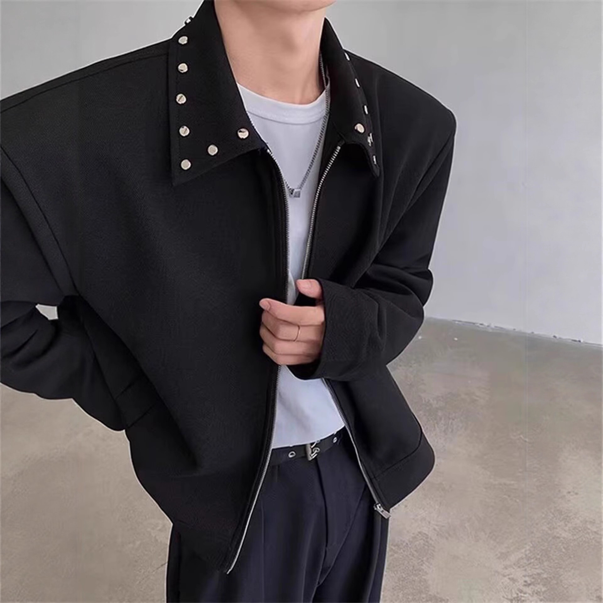 春秋款风垫肩短款翻领夹克男痞帅炸街上衣高级感金属扣拉链外套